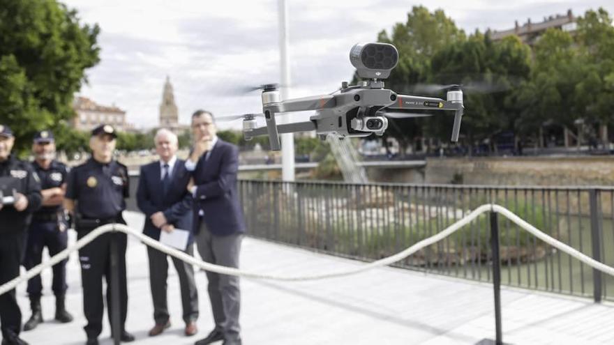 Los dos nuevos drones serán utilizados desde esta semana por los agentes de la Policía Local de Murcia.