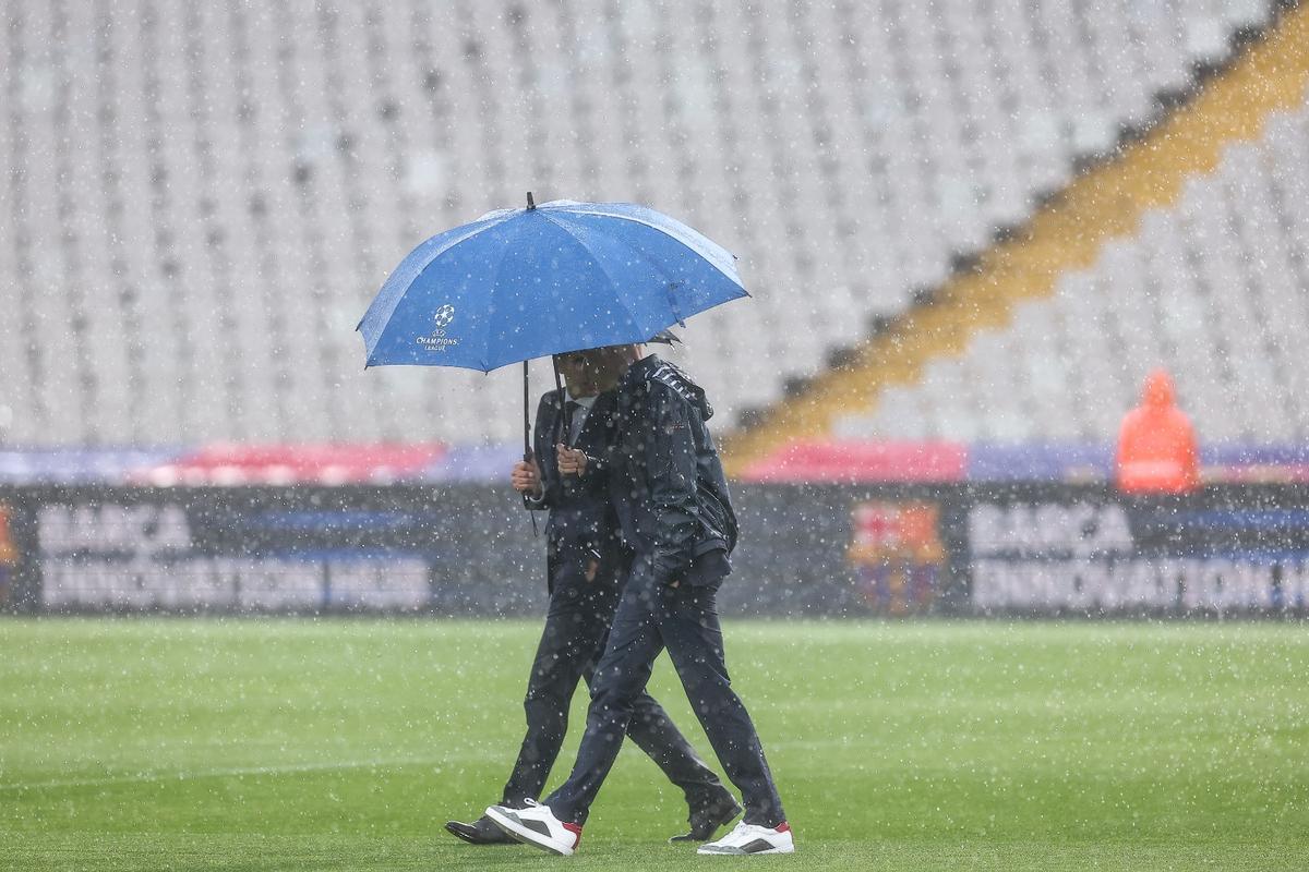 La intensa tormenta que cae sobre Barcelona. Así está el Estadi Olímpic de Montjuic, en imágenes.