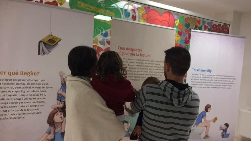 L&#039;exposició «Llegim?» a la biblioteca pública de Cocentaina.