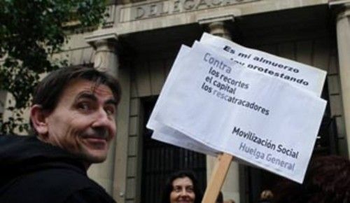 Protesta de Funcionarios y Jubilados ante la Delegacion de la agencia Tributaria