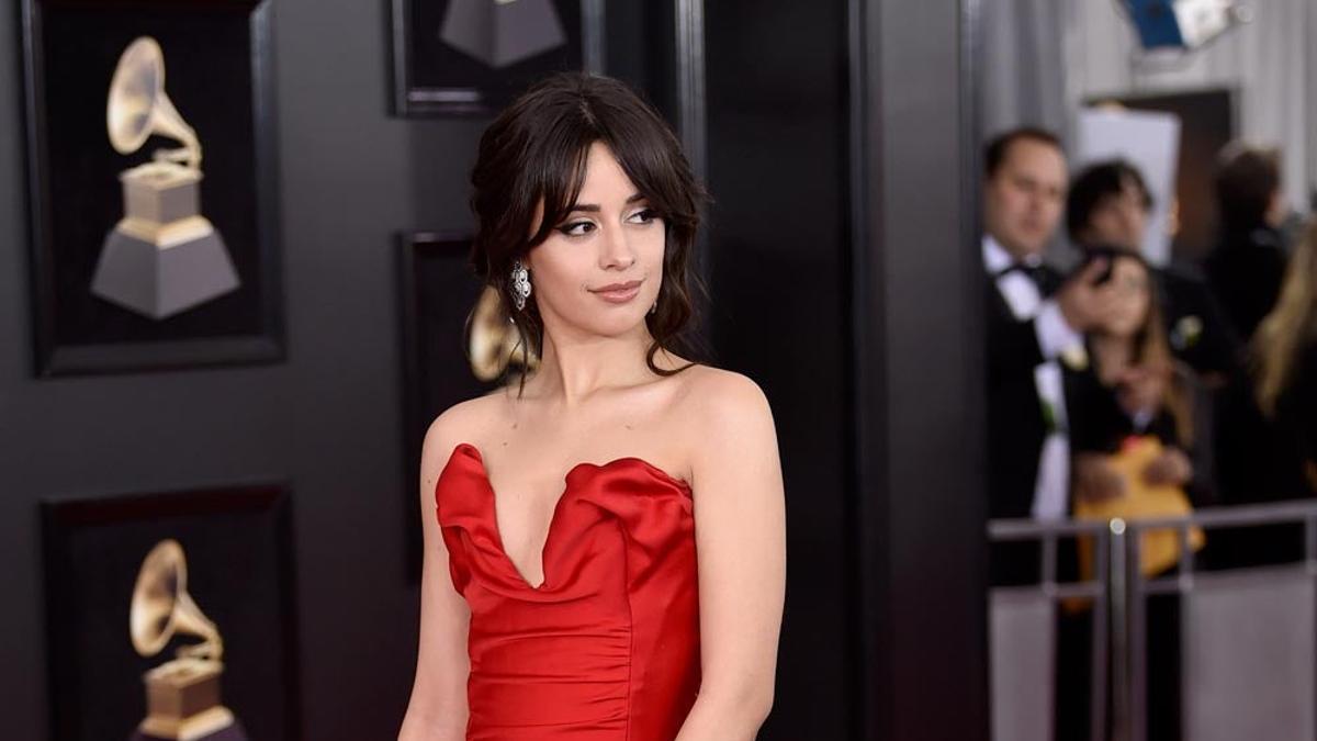 Camila Cabello, con vestido rojo en los Grammy 2018