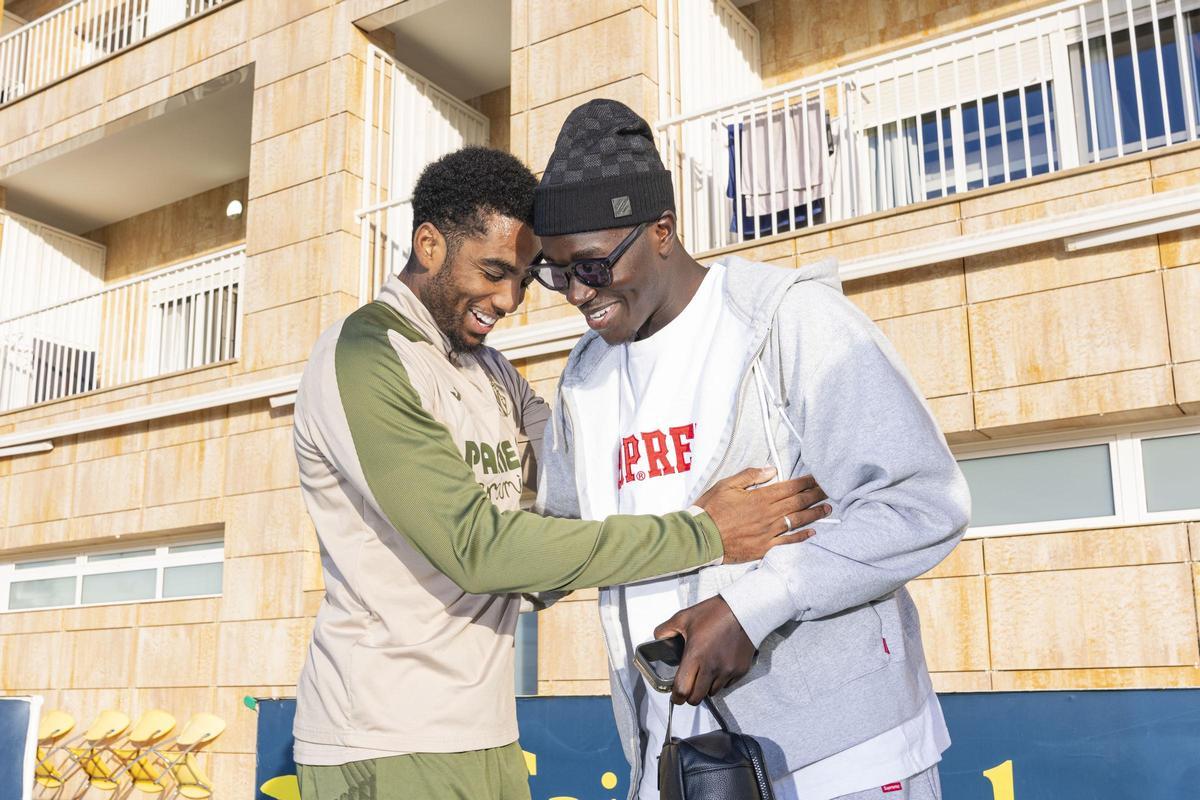 Pape Gueye, el héroe de la Copa de África con Senegal, recibido con honores en el Villarreal.