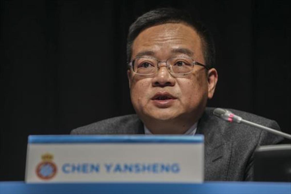 Chen Yansheng, en una junta de accionistas en Cornellà.