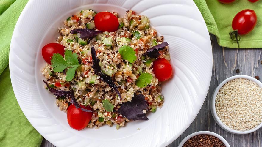 Beneficios de la quinoa: el ‘superalimento’ que supera a otros vegetales y es ideal para ensaladas