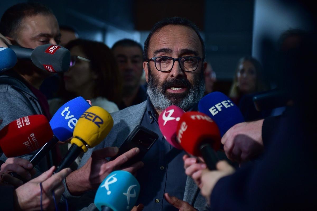 Miguel Ángel Morales, durante su visita a Navalmoral para recibir a los eurodiputados que chequearán la central de Almaraz.