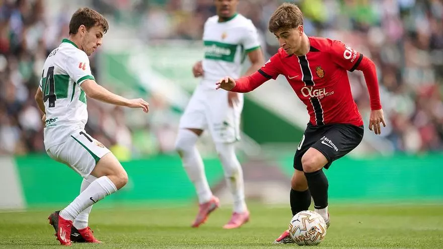 Resumen, goles y highlights del Elche CF 2 - 1 RCD Mallorca de la jornada 29 de LaLiga EA Sports