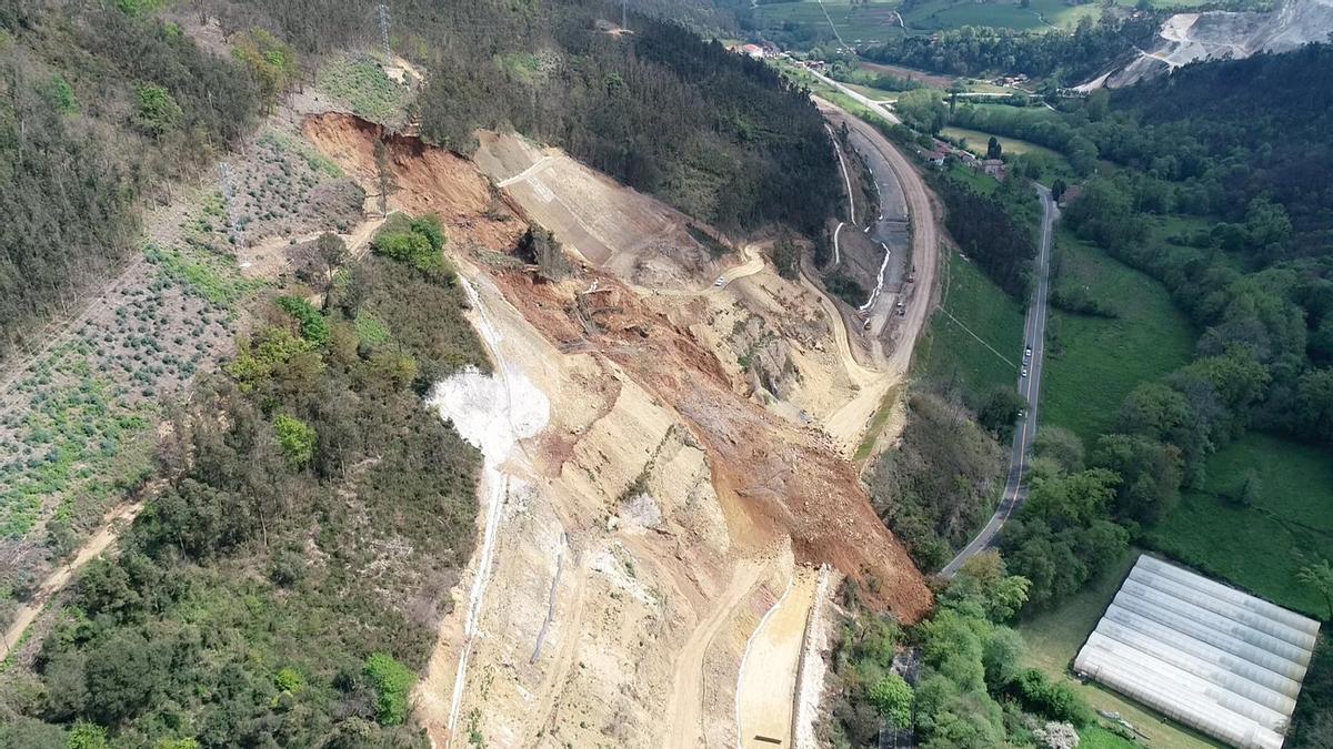 Imagen aérea del &quot;argayón&quot; de Salas