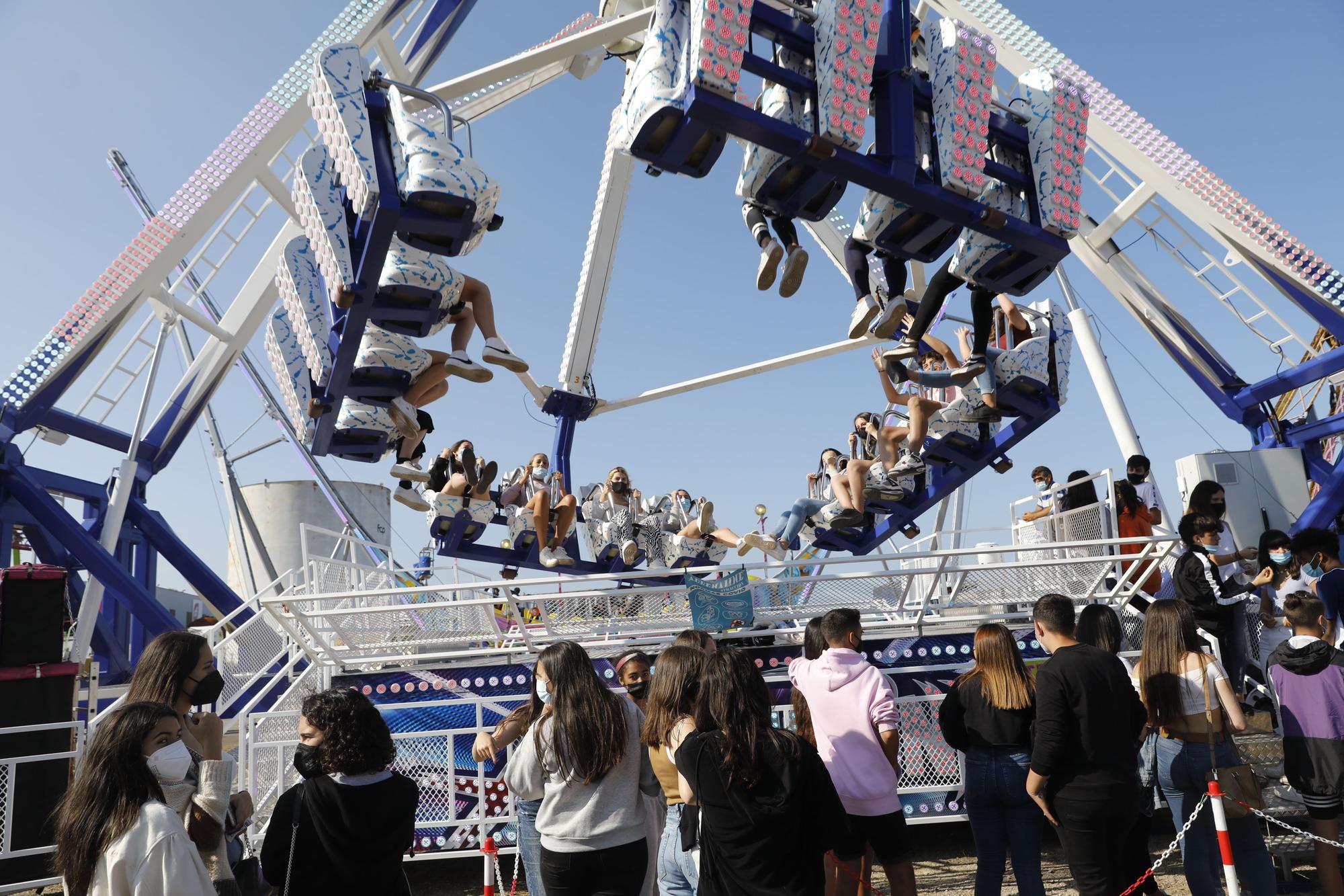 Arranca la diversión en las atracciones de Naval Gijón