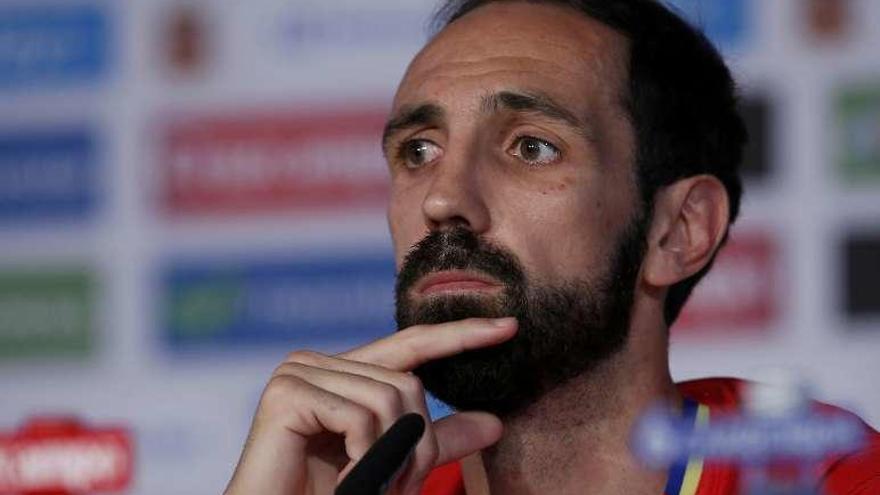 Juanfran, ayer durante la rueda de prensa.