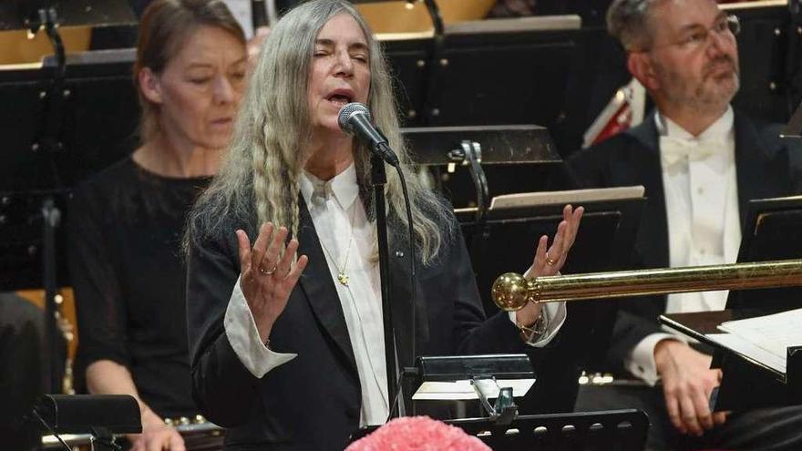 La artista Patti Smith durante su actuación en la gala de entrega de los premios Nobel.