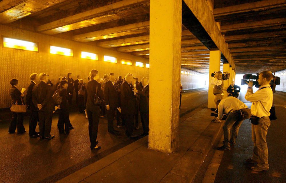 Miembros del jurado británico del caso que examina las circunstancias de la muerte de Diana de Gales, en el interior del túnel del Pont de l'Alma, en París, Francia