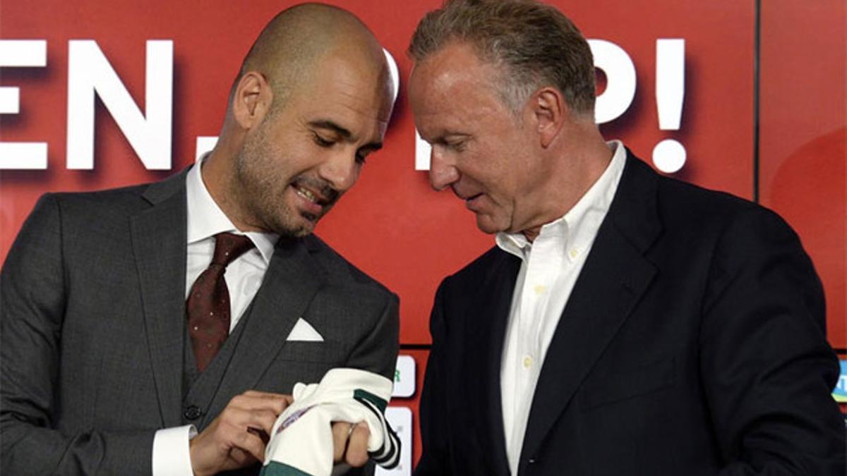 Guardiola y Rummenigge en un acto del Bayern de Múnich