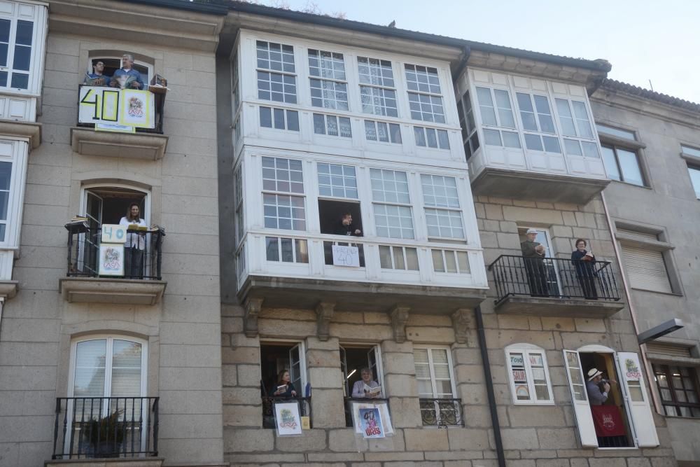 Vecinos unidos en la cuarentena por los aplausos en los balcones