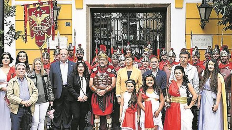 La guardia romana de la Sang suma mujeres a su desfile en Segorbe