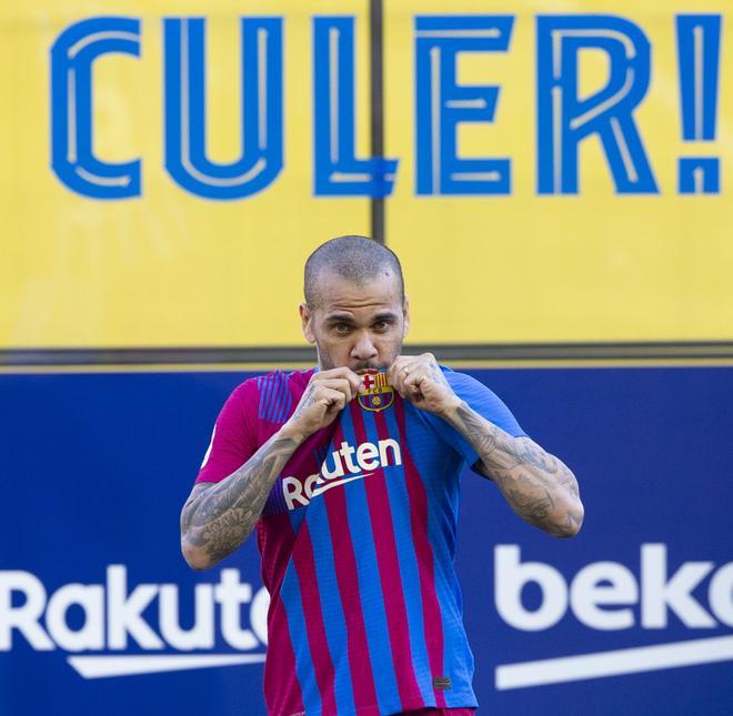 Presentación Dani Alves - Las imágenes del show que han dado la vuelta al mundo