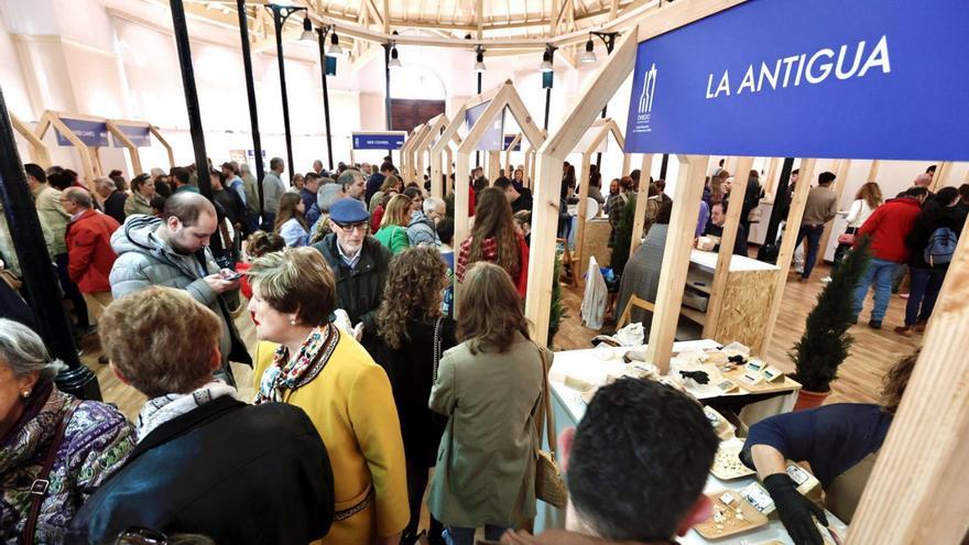 Público, ayer, en la jornada de clausura de la Muestra internacional de quesos de leche cruda.