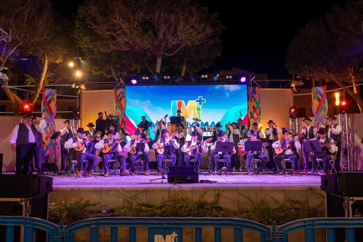 El Tablero abre sus fiestas con un emotivo pregón dedicado a la historia de sus escuelas
