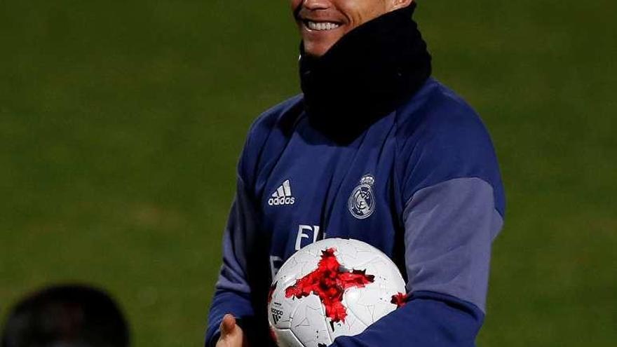 Cristiano Ronaldo, ayer en Yokohama (Japón). // Reuters