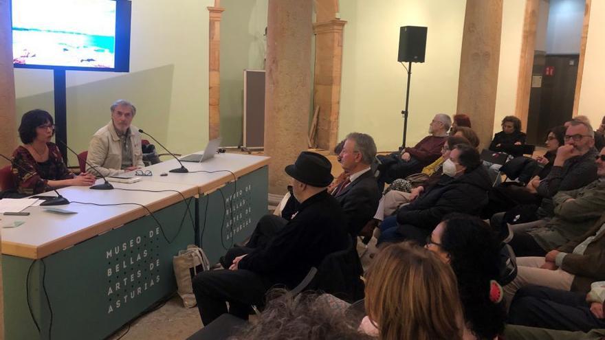 Rosario Neira, en el ciclo "Diálogos del Arte": "Una vez que lo escribo, el poema es libre"