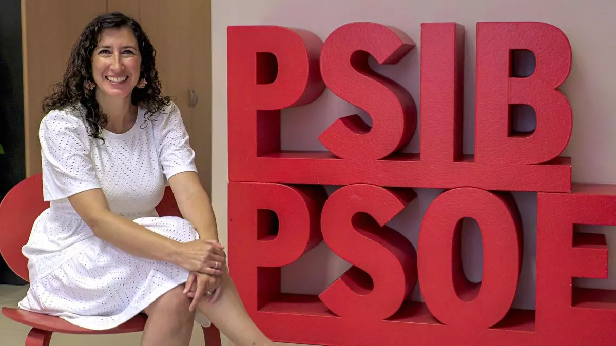 Amanda Fernández, candidata del PSIB al Consell de Mallorca: «Quiero que tenga todas las competencias en movilidad»