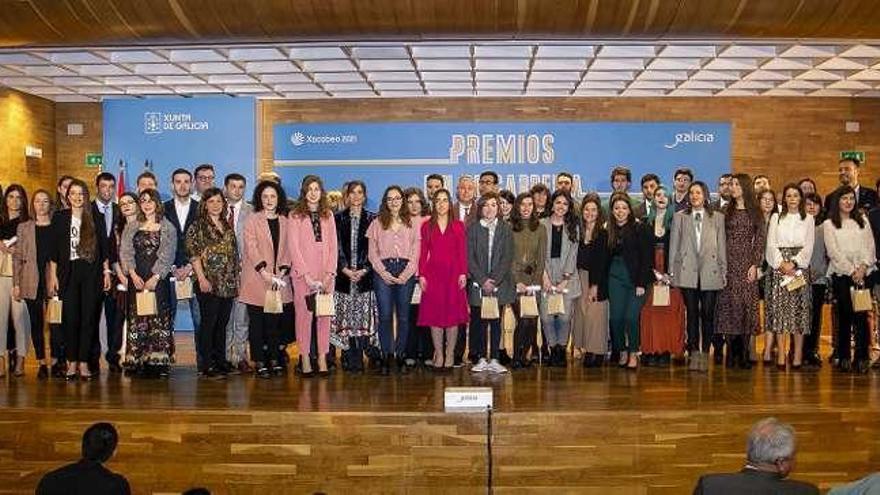 Jóvenes galardonados en los Premios Extraordinarios Fin de Carrera curso 2016/2017. // Xoán Álvarez