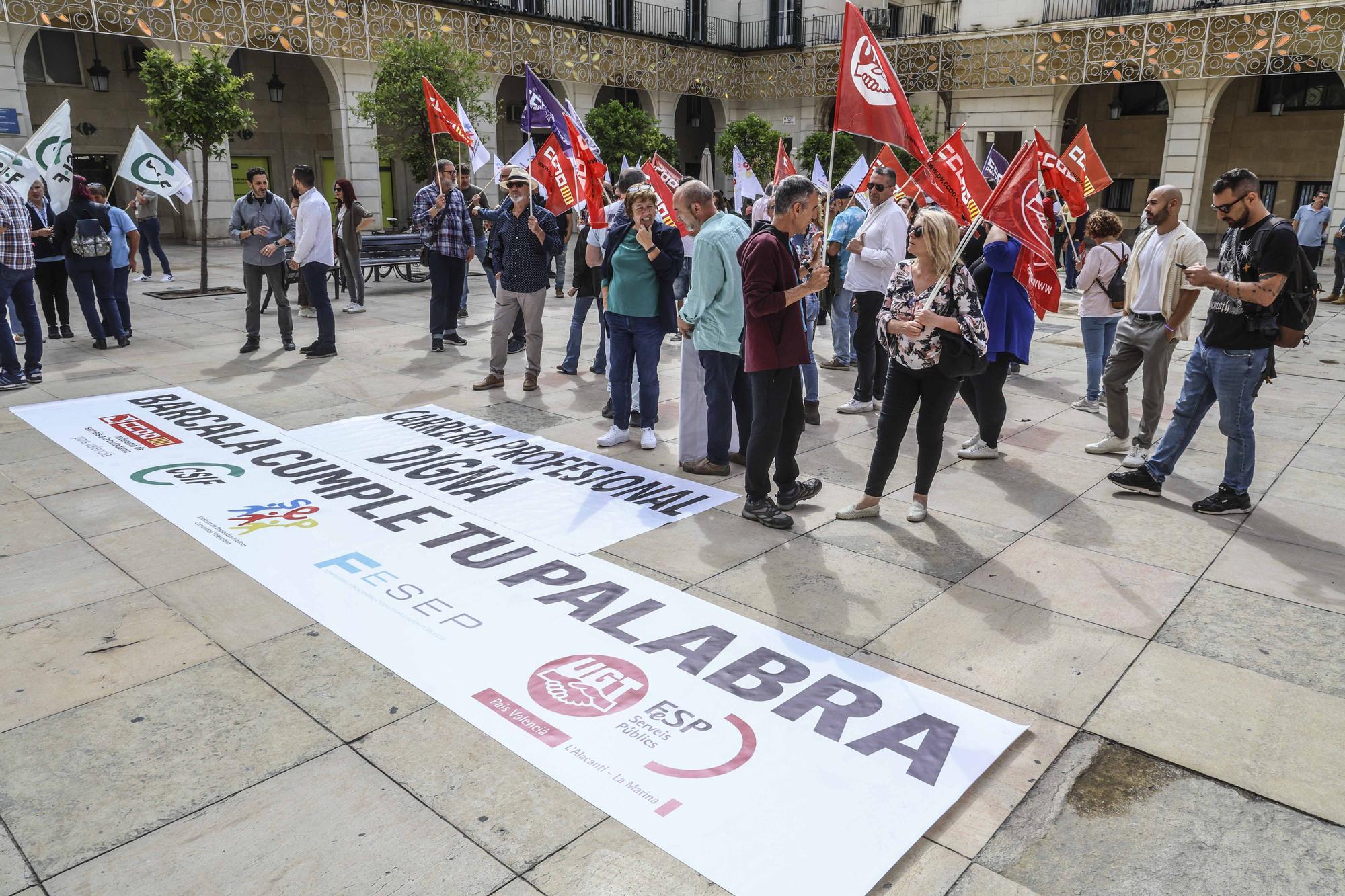 La primera huelga de funcionarios del Ayuntamiento de Alicante