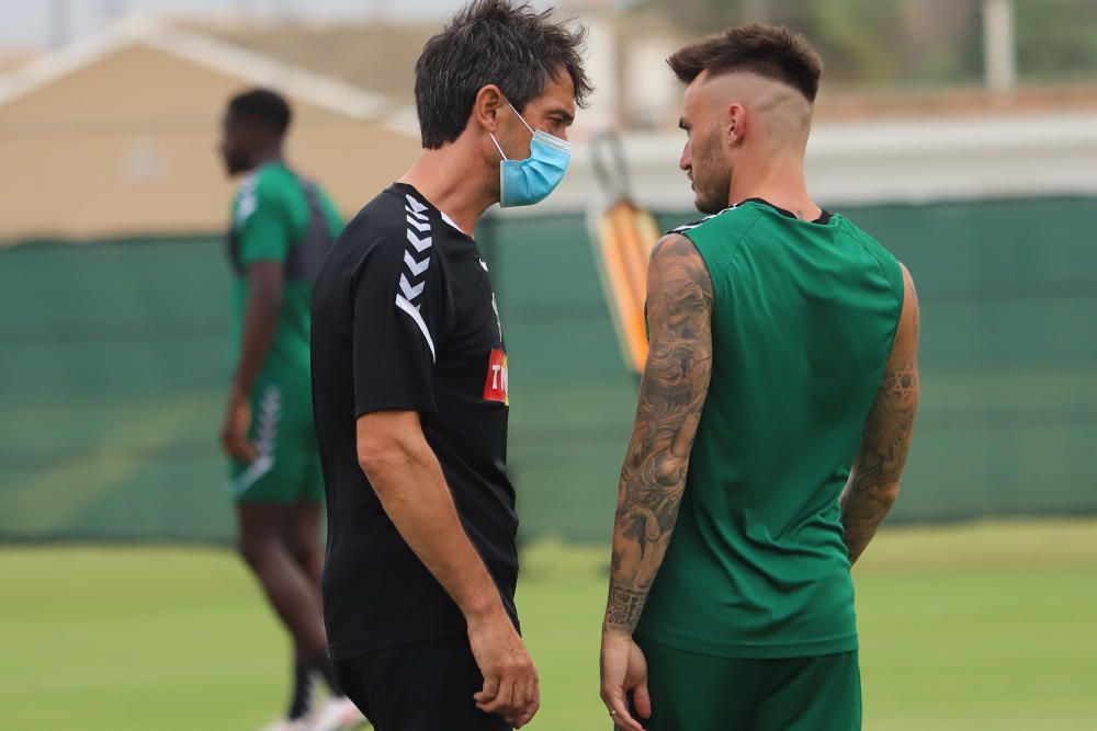 Se trata de su primer entrenamiento en este complejo deportivo para preparar el partido de mañana (22.00) en el Martínez Valero frente al Real Zaragoza.