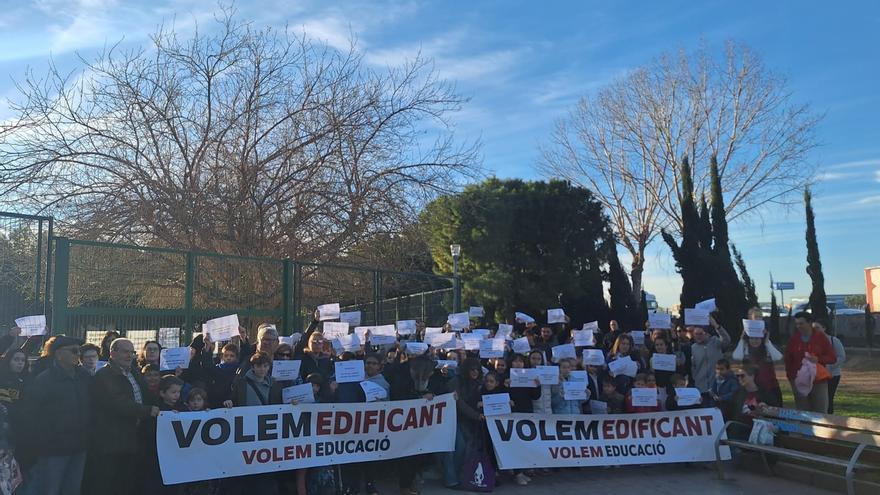 Protestas a las puertas de 15 colegios contra los &quot;recortes&quot; en la construcción de escuelas