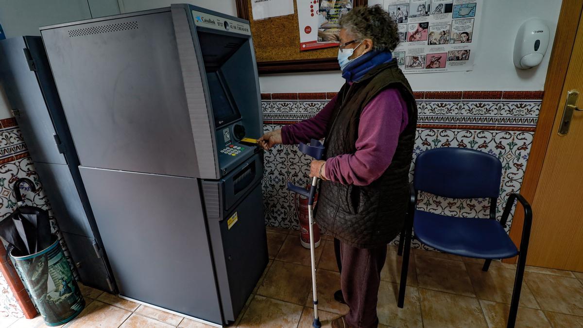 Uno de los cajeros instalados en la provincia dentro de este plan, en la localidad de Fageca.