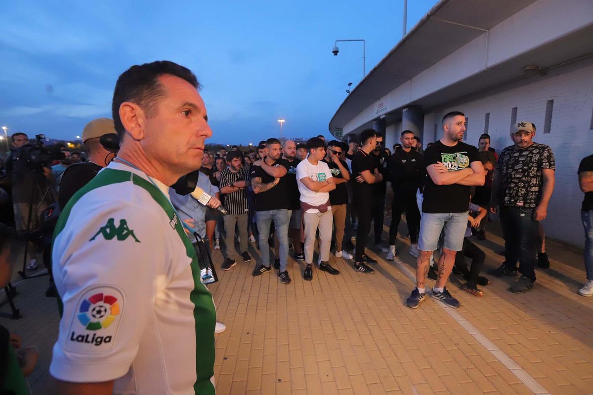 Homenaje a Álvaro Prieto en las puertas de El Arcángel