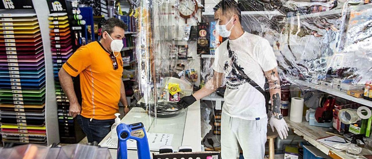 Un comercio chino en el centro de la ciudad.