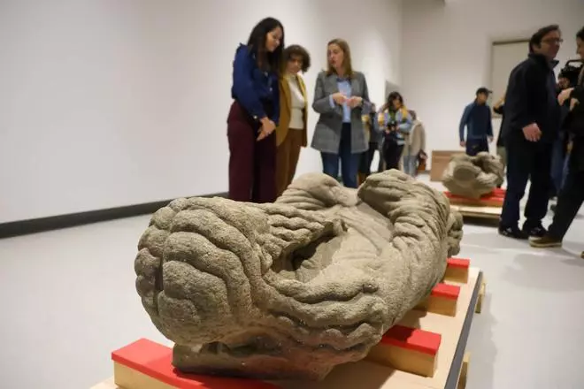 As estatuas do Pórtico da Gloria volven ao pobo