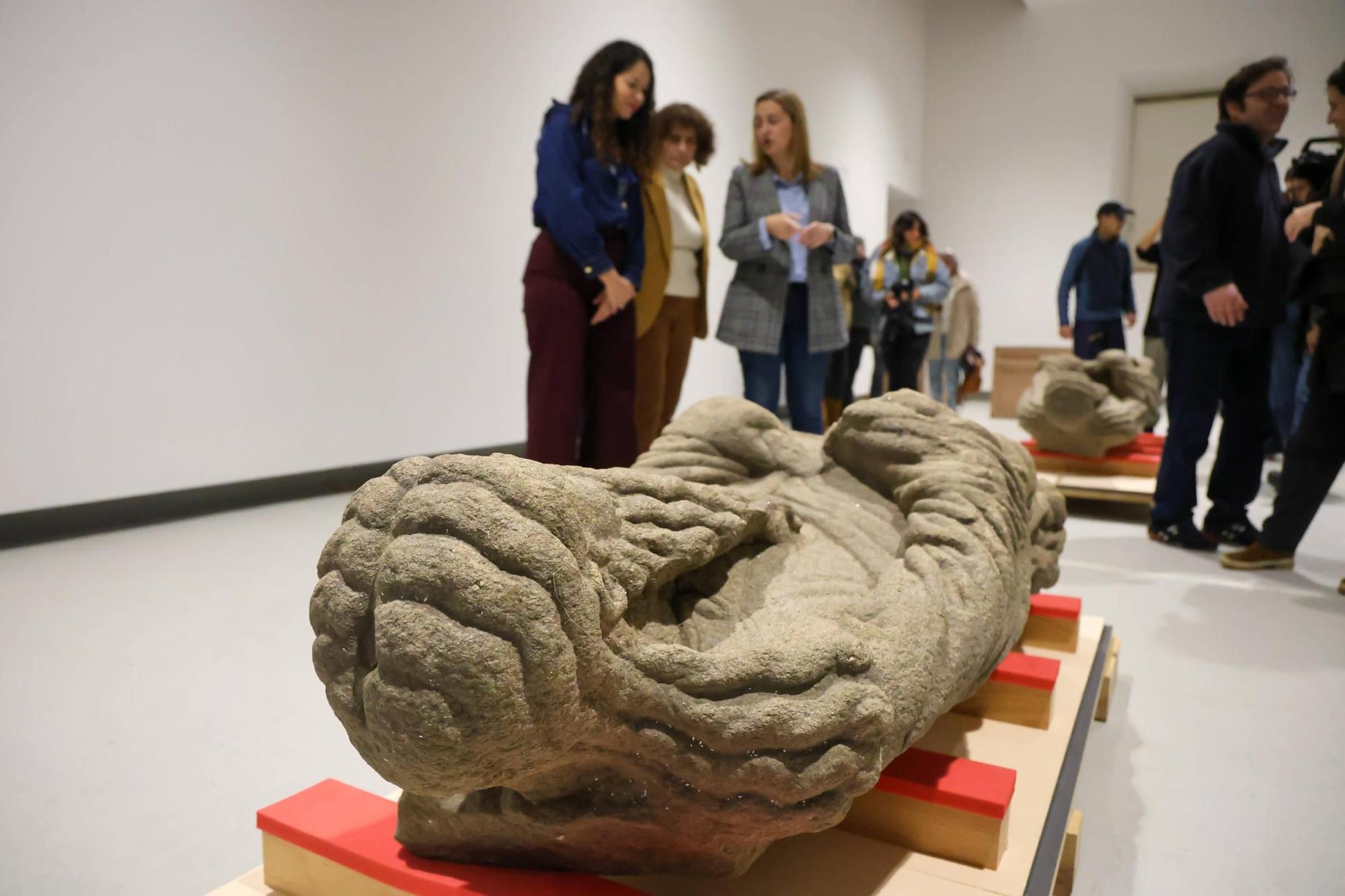 As estatuas do Pórtico da Gloria volven ao pobo