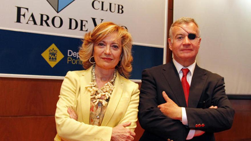 José Javier Esparza fue presentado por la médico María Teresa Cendón.