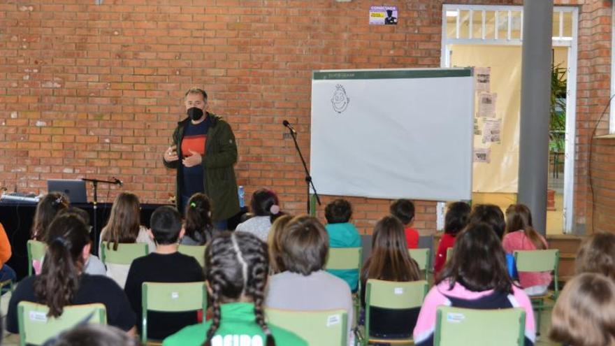 La Xunta premia al colegio de Domaio por crear un “clima inclusivo” en el centro