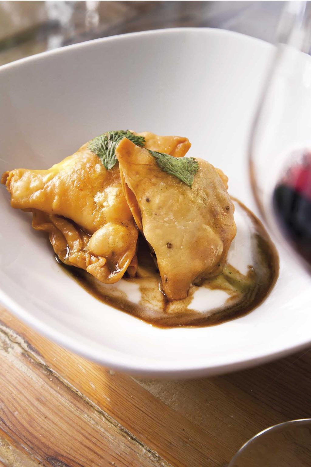 El Perro de San Roque, samosas