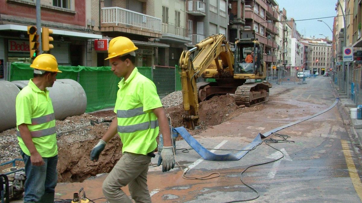 Imatge d'arxiu de treballs a Manresa relacionats amb el clavegueram