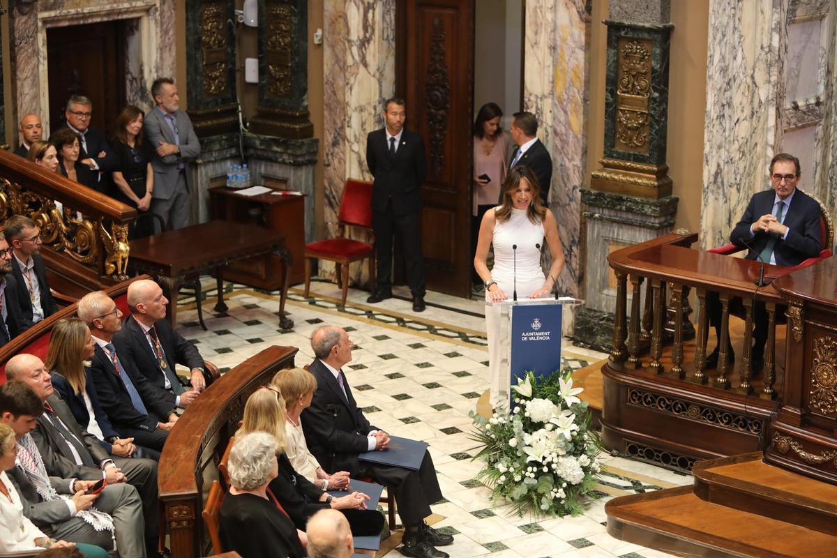 Alejandra Prat intervino en nombre de todos los galardonados.