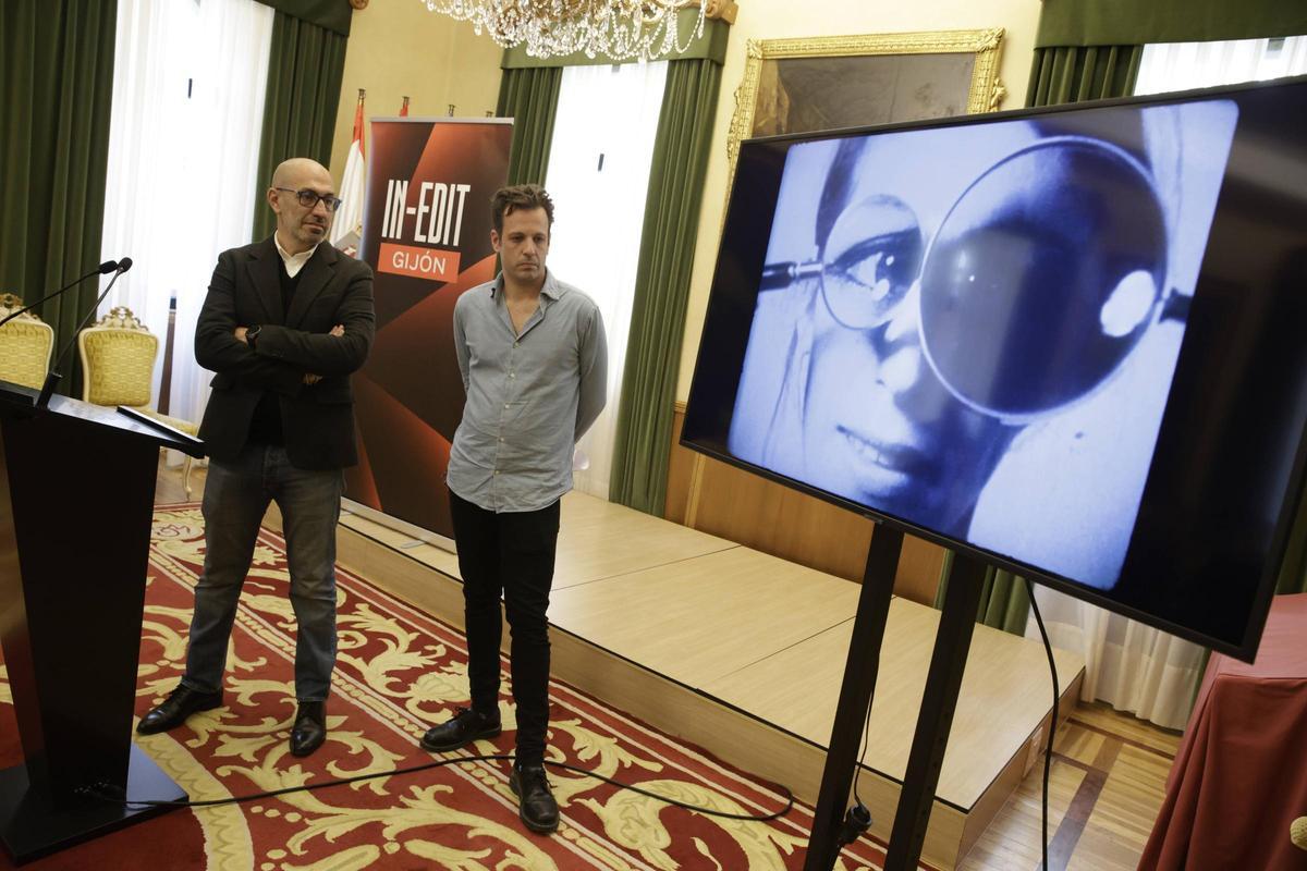 Por la izquierda, Oliver Suárez y Esteban Girón, en la presentación de la tercera edición de In-Edit en Gijón.