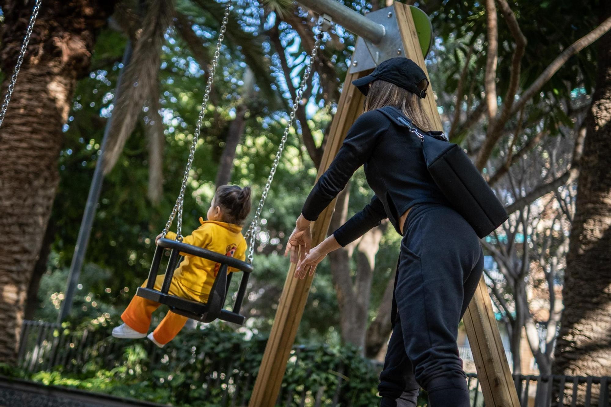 Apertura de los parques infantiles tras suavizarse las restricciones por la pandemia de la Covid-19