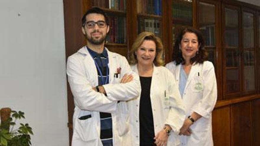 Profesionales del Reina Sofía editan un libro para evitar infecciones en el ámbito sanitario