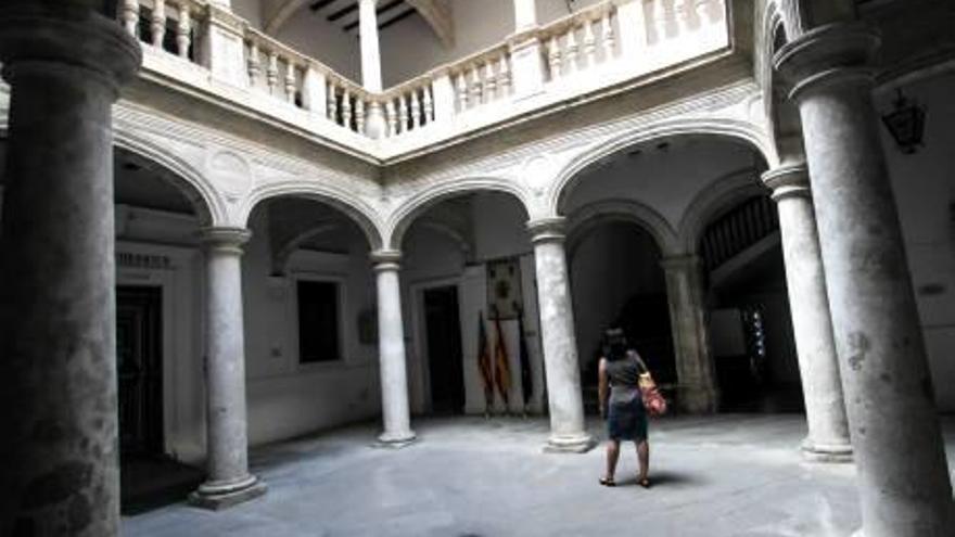 El patio de la Casa Consistorial de Villena.