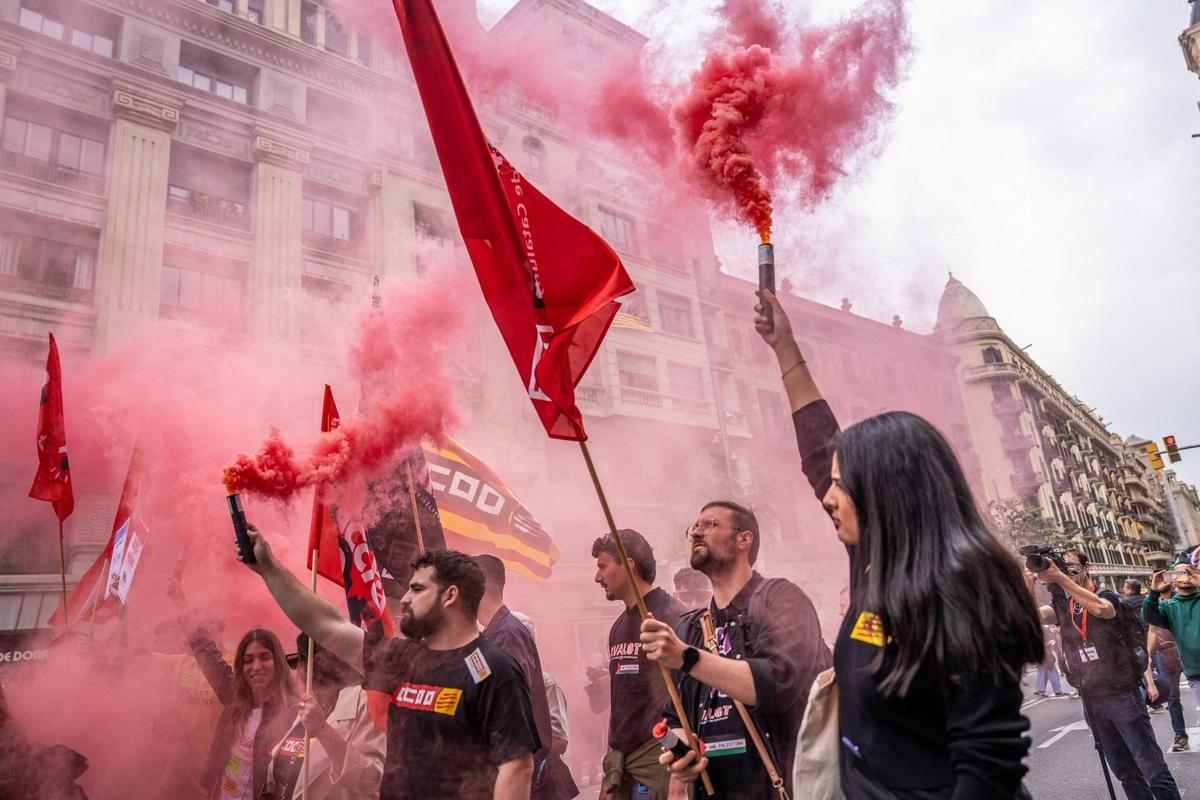 Miles de sindicalistas en Barcelona reclaman a Junts que no bloquee la ...