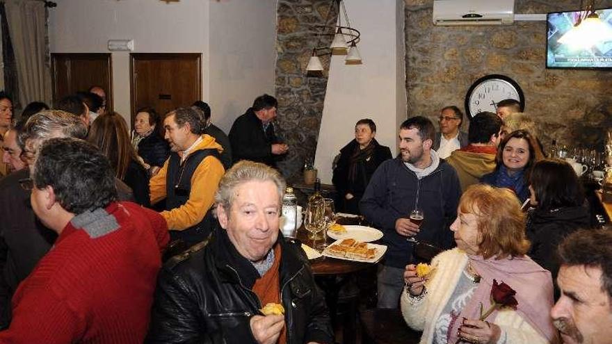 El restaurante que tuvo lugar anoche con notable afluencia de público.  // Bernabé/Javier Lalín