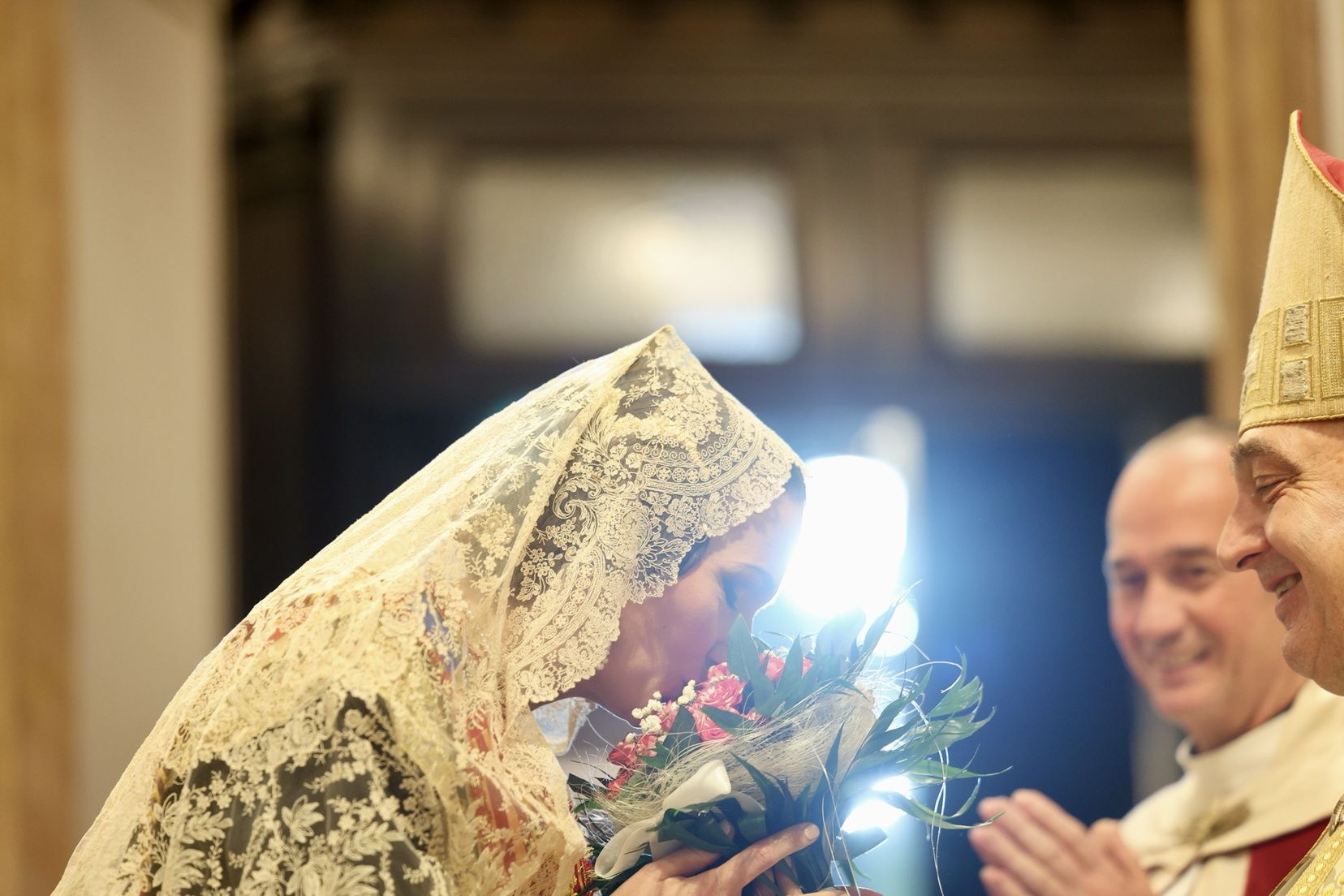 Las emociones de Berta y la corte en la Basílica
