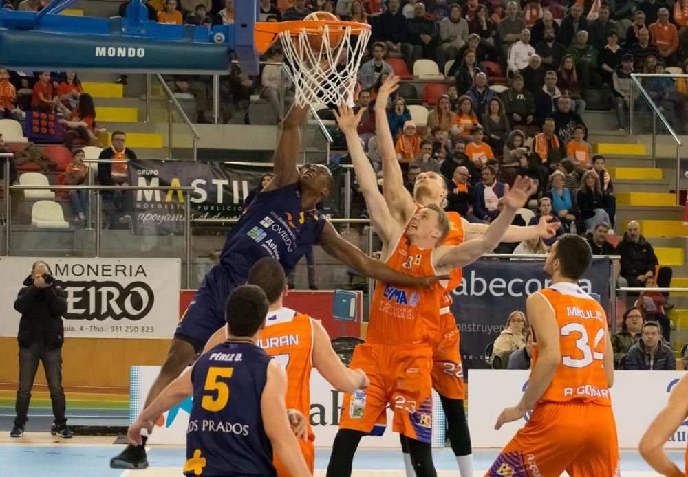 Fiesta del Oviedo Baloncesto en La Coruña