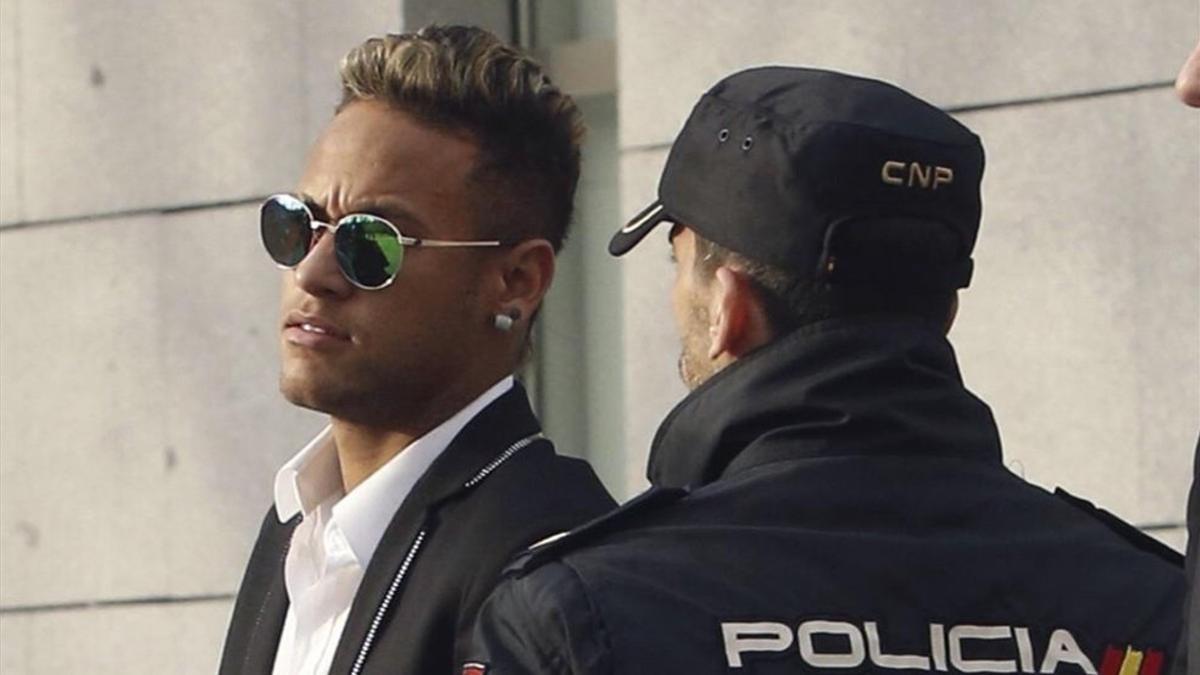 Neymar tendrá que pasar por el banquillo de la Audiencia Nacional
