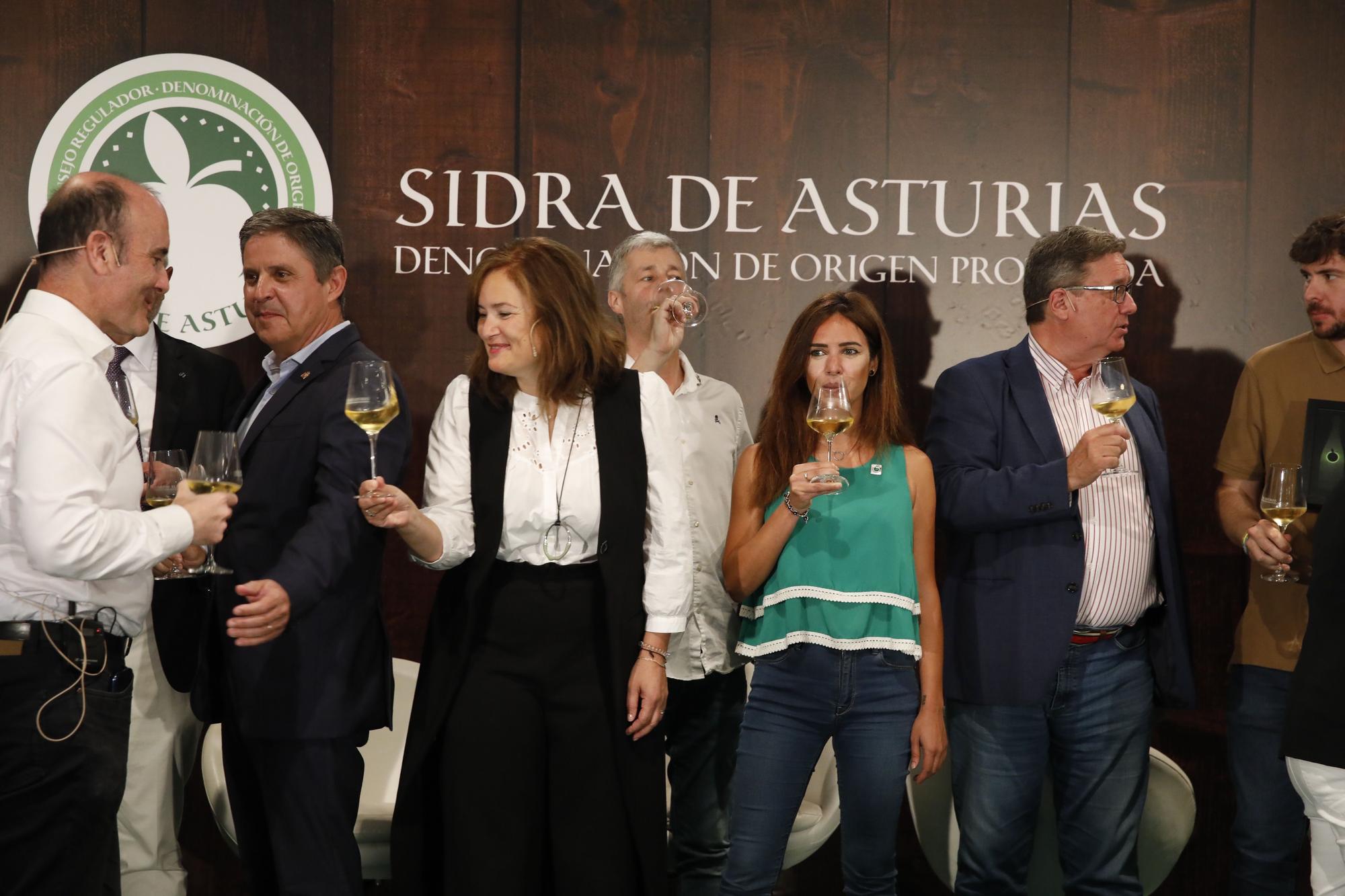 El salón de la sidra: la bienvenida a la campaña de verano con madrina y premios a los mejores