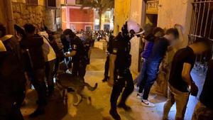 Detinguts 18 menors per atacar altres joves amb matxets i navalles a Sevilla