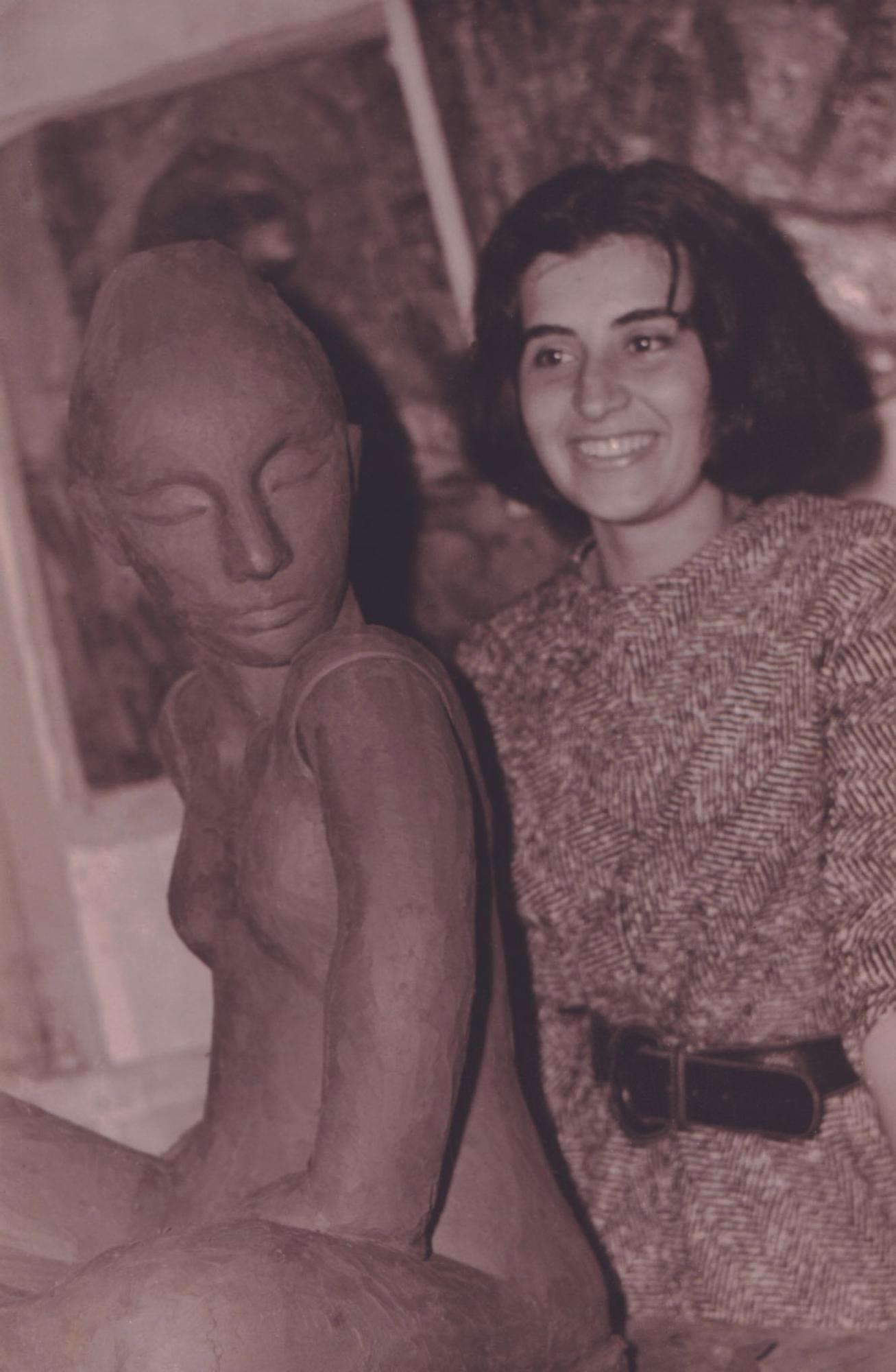 En Ceuta, en 1961, cuando ejerció de profesora de Arte en un instituto